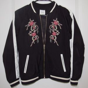 Cute Black & White Floral Detailed Jacket
