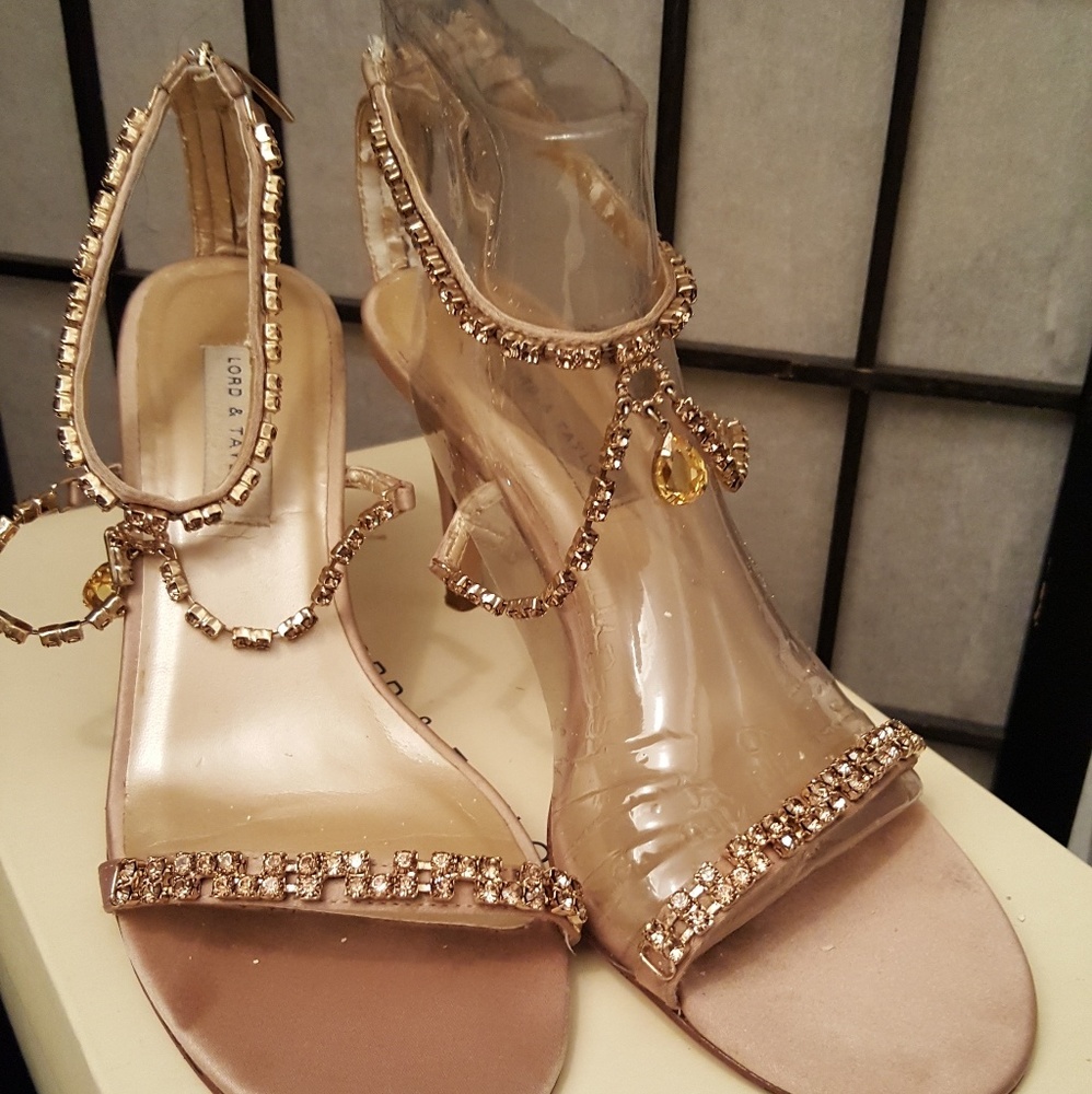 Lord&Taylor beautiful Gold Satin  Evening Heels.