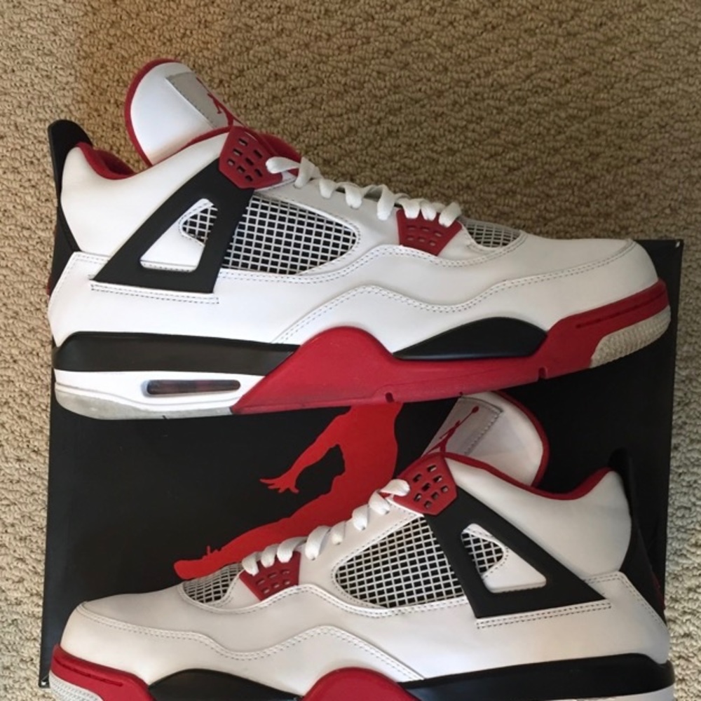 Jordan 4 fire red