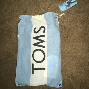 Toms