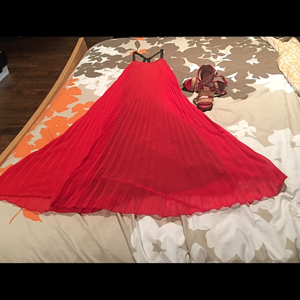 Akiko red gown
