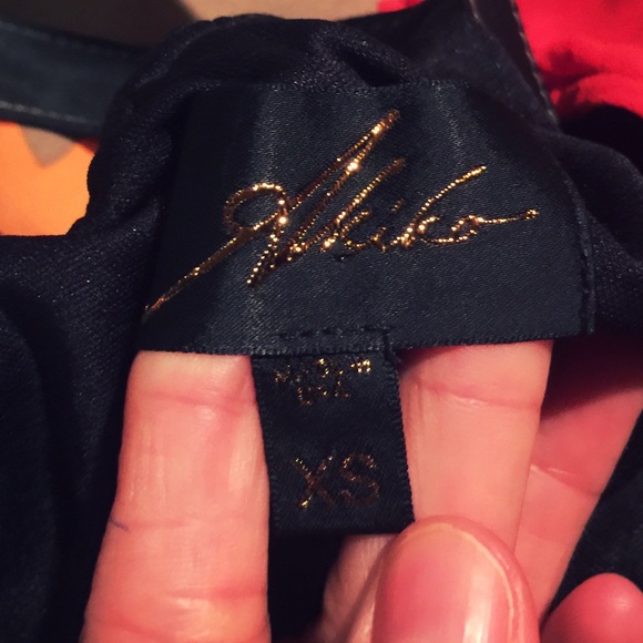 Akiko red gown - Picture 3 of 8