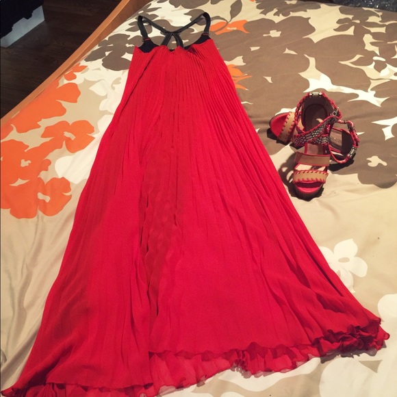 Akiko red gown - Picture 7 of 8