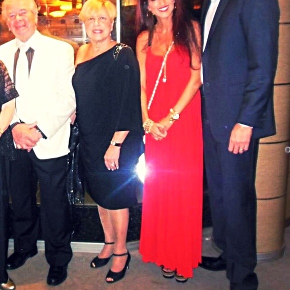 Akiko red gown - Picture 2 of 8