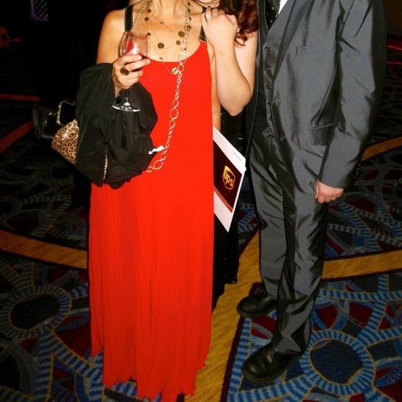 Akiko red gown - Picture 4 of 8