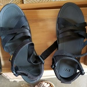 Women's teva black sandals size 9 brand new