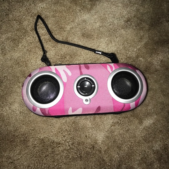 Hot pink camouflage Ihome - Picture 1 of 6