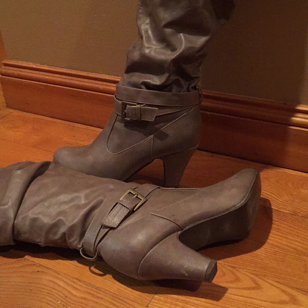 Boots - Picture 4 of 4