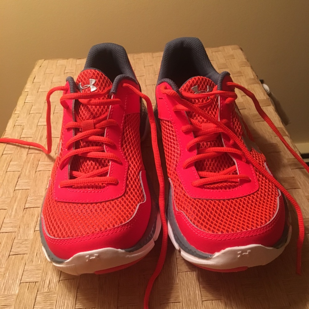 Under Armour Boys Sneakers Size 7