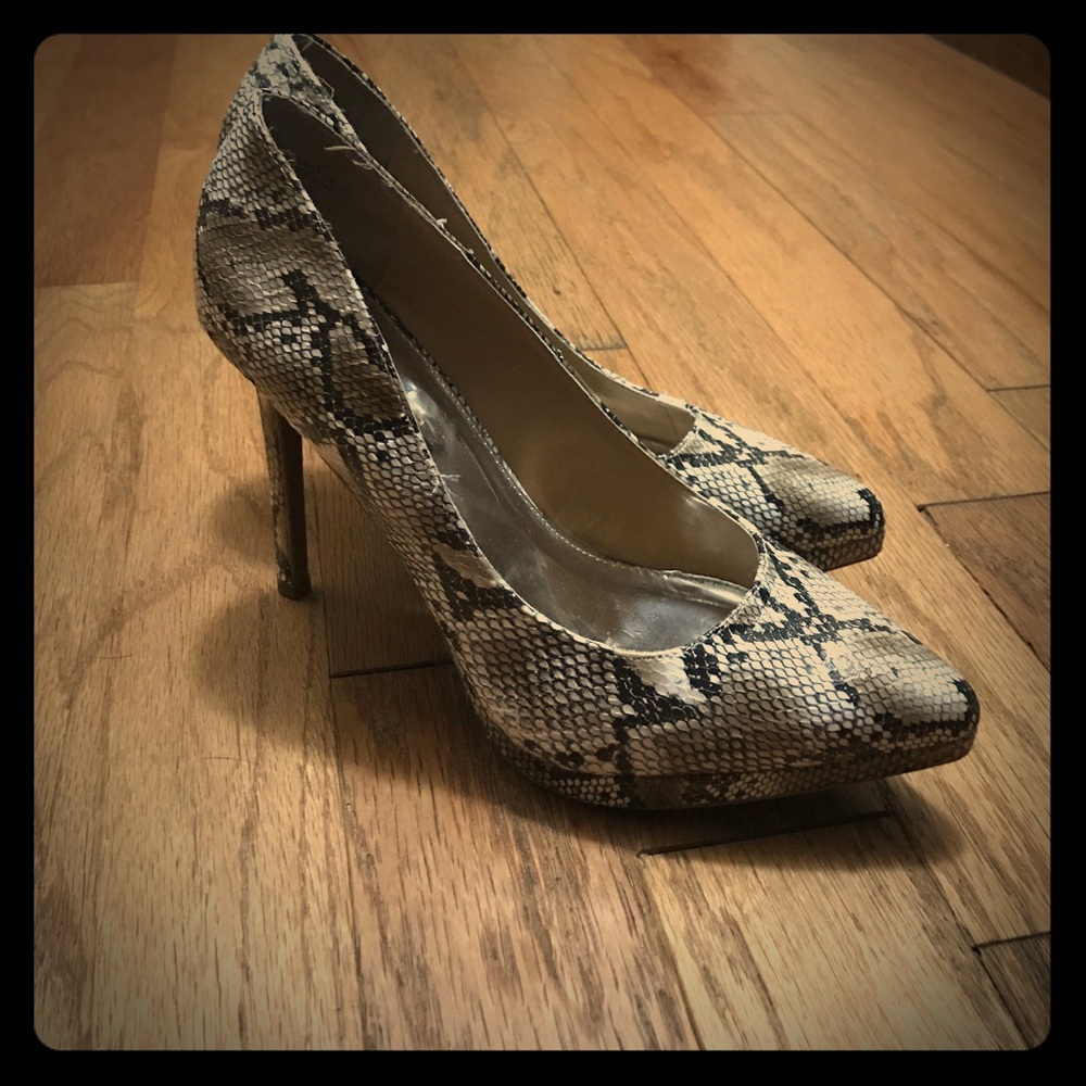 Like New Pumps