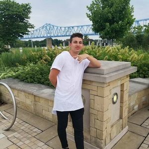 Meet your Posher, Lazaro