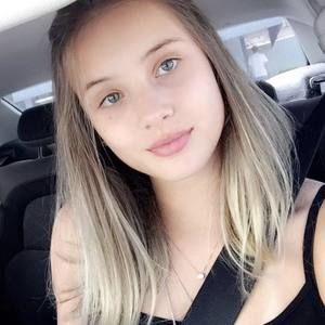 Meet your Posher, Monique