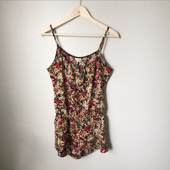 Floral Romper - Picture 2 of 3