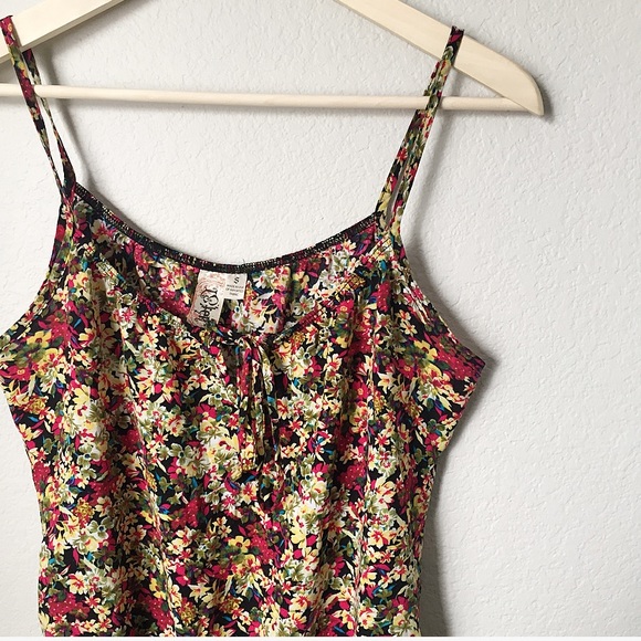 Floral Romper - Picture 3 of 3