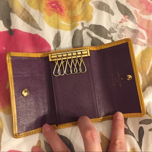 Louis Vuitton Handbags - 💯 authentic Louis Vuitton yellow epi 6 key holder