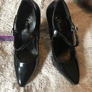 Pleaser heels