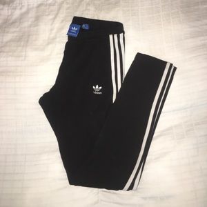 Adidas Original: Logo Stripped leggings