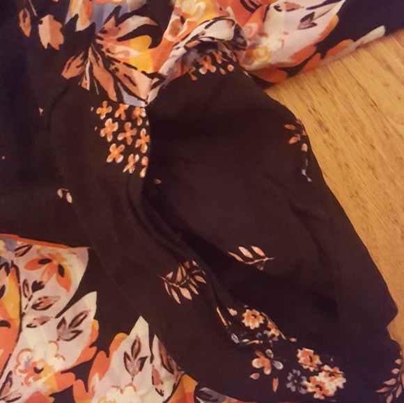 Express romper with pockets size XS EUC - Picture 2 of 4