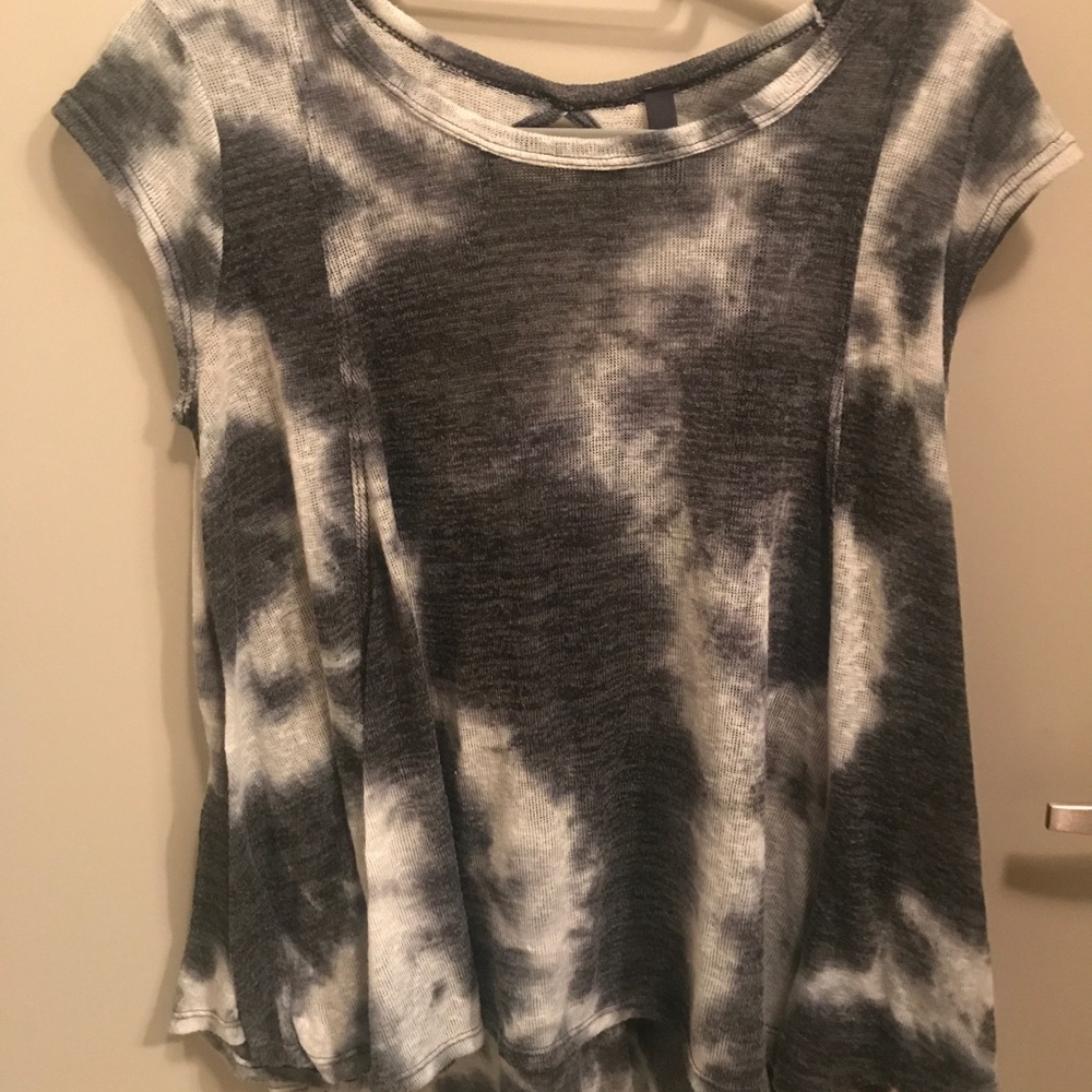 Tie Die Knit Top with Peep Hole in Back