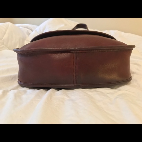 SOLD Coach Vintage Crescent Bag - Picture 5 of 8