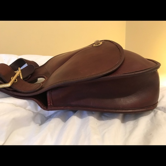 SOLD Coach Vintage Crescent Bag - Picture 6 of 8