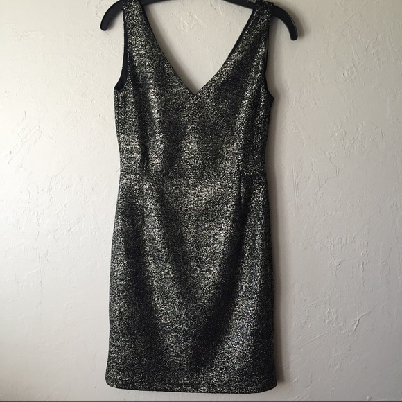 Dresses & Skirts - NWOT Black and gold v-neck sleeveless dress