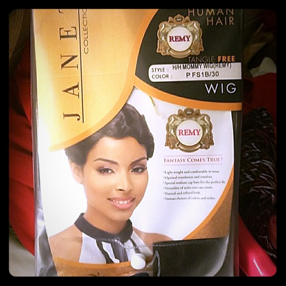 I'm selling a 100% Remy human hair mommy wig