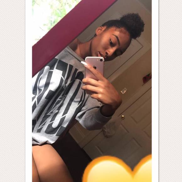 Meet your Posher, Renee - Picture 1 of 1