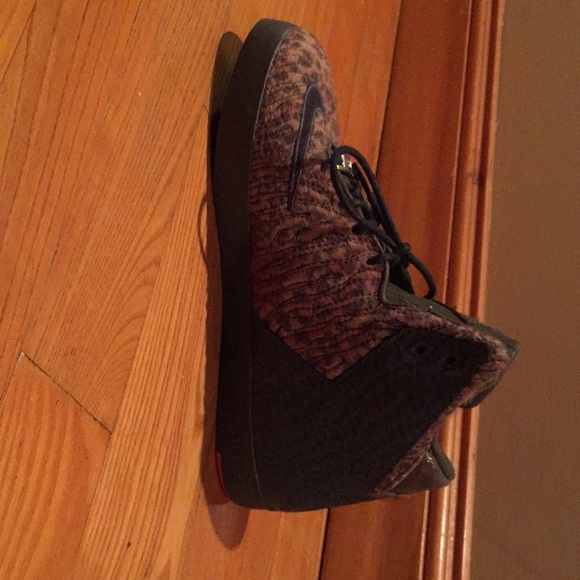 Shoes - Picture 3 of 4