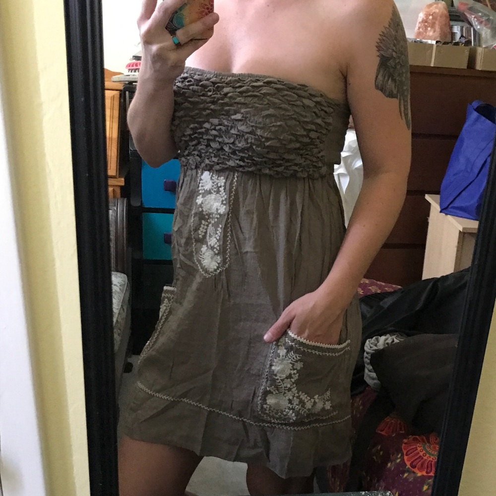 Taupe tube dress with embroidered details