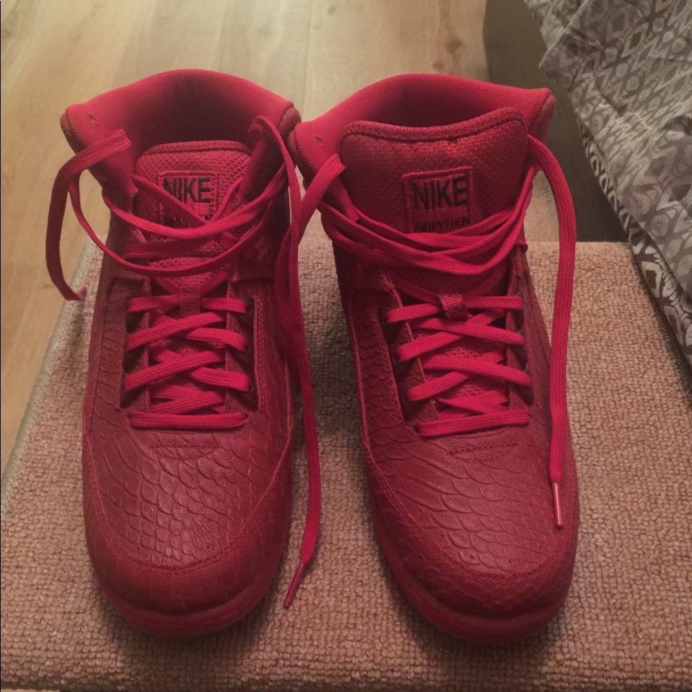 Nike hightop sneakers