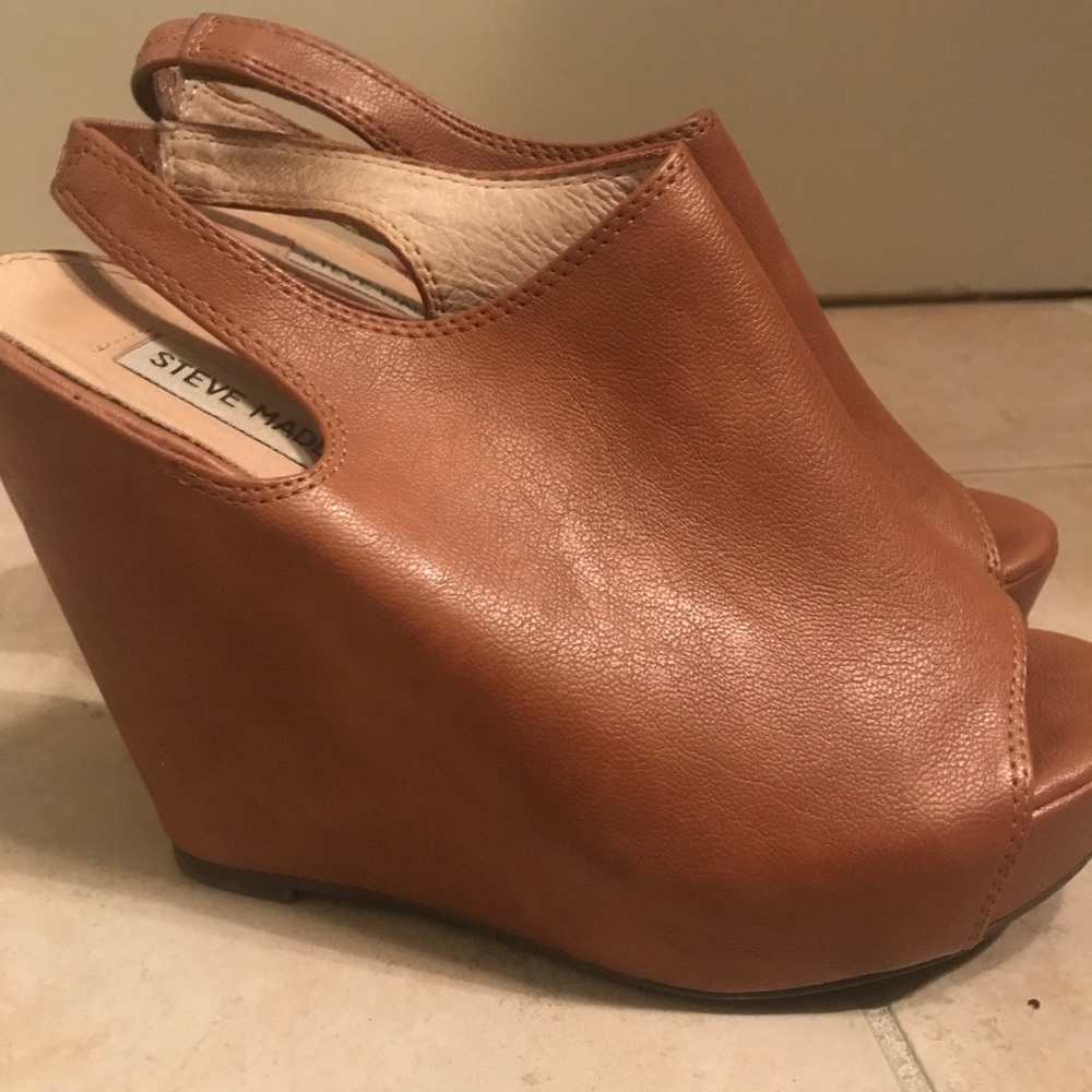 Steve Madden Peep Toe Leather Wedges, Camel