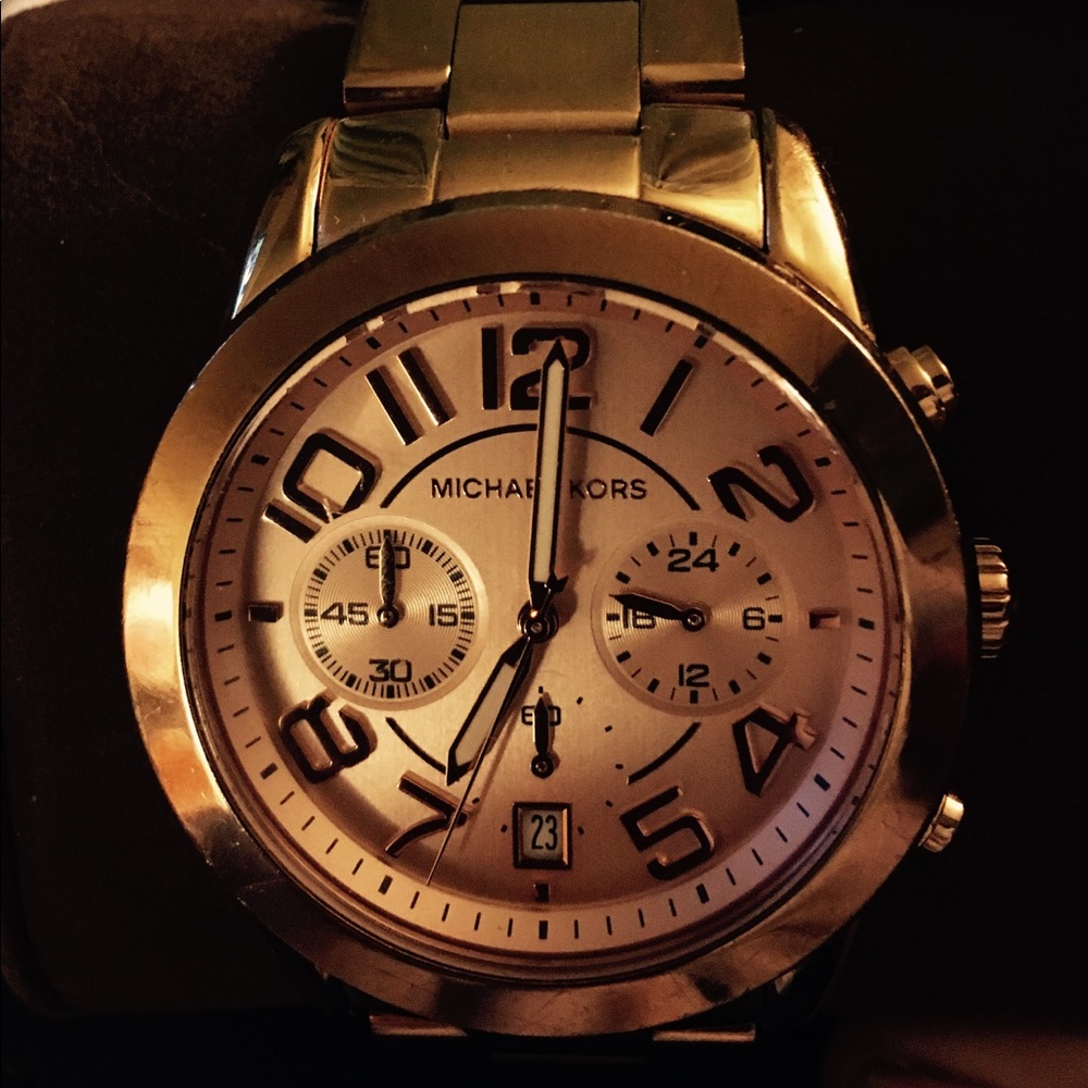 Michael Kors Big Face Rose Gold Watch - Picture 1 of 8