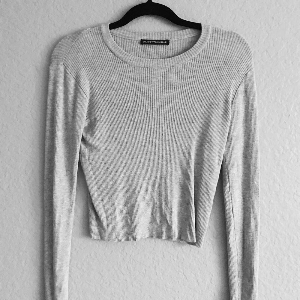 Brandy Melville Cropped Grey Sweater OZ 🌙