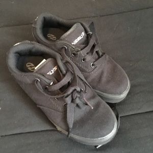 Boys New Black Heelys Roller Shoes 1 youth Boys New Black Heelys Roller Shoes 1 youth