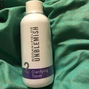 Rodan and fields clarifying toner
