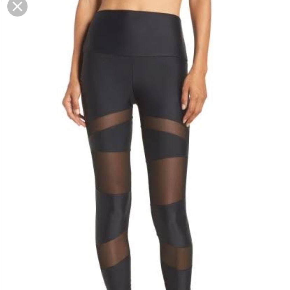 NWT Onzie high waisted mesh panel yoga leggings