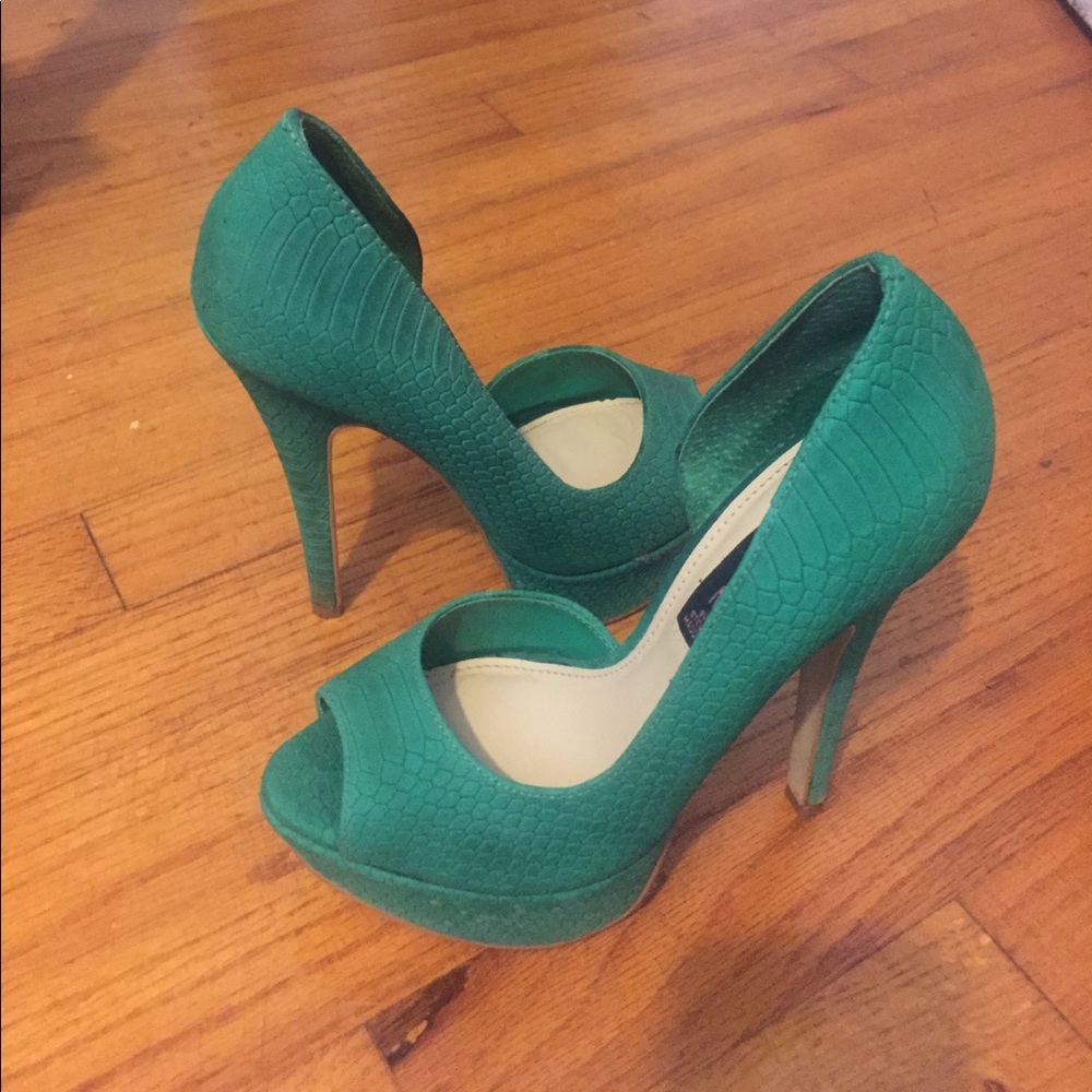 Steven by Steve Madden, Emerald Amplifyed heels, 6