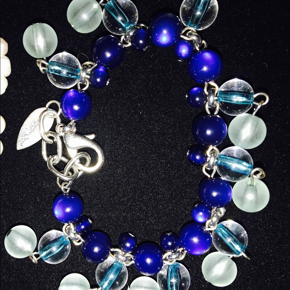 Bracelets - Picture 3 of 8