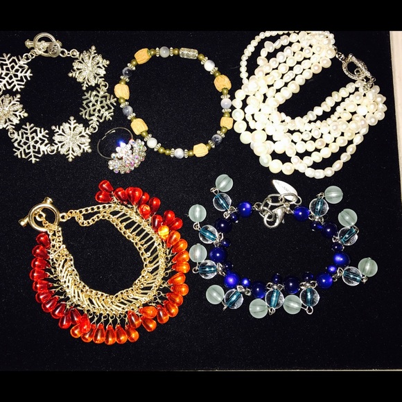 Bracelets - Picture 2 of 8