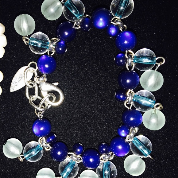 Bracelets - Picture 3 of 8