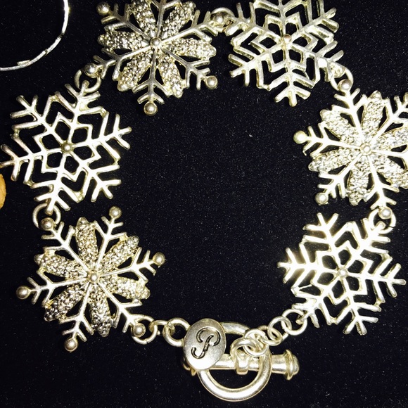 Bracelets - Picture 7 of 8