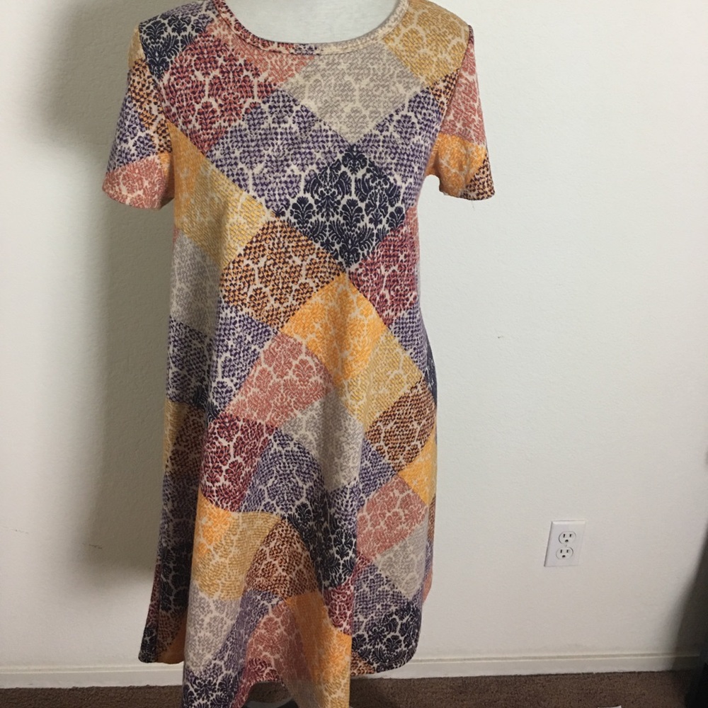 EUC LuLaRoe Carly Fall Print