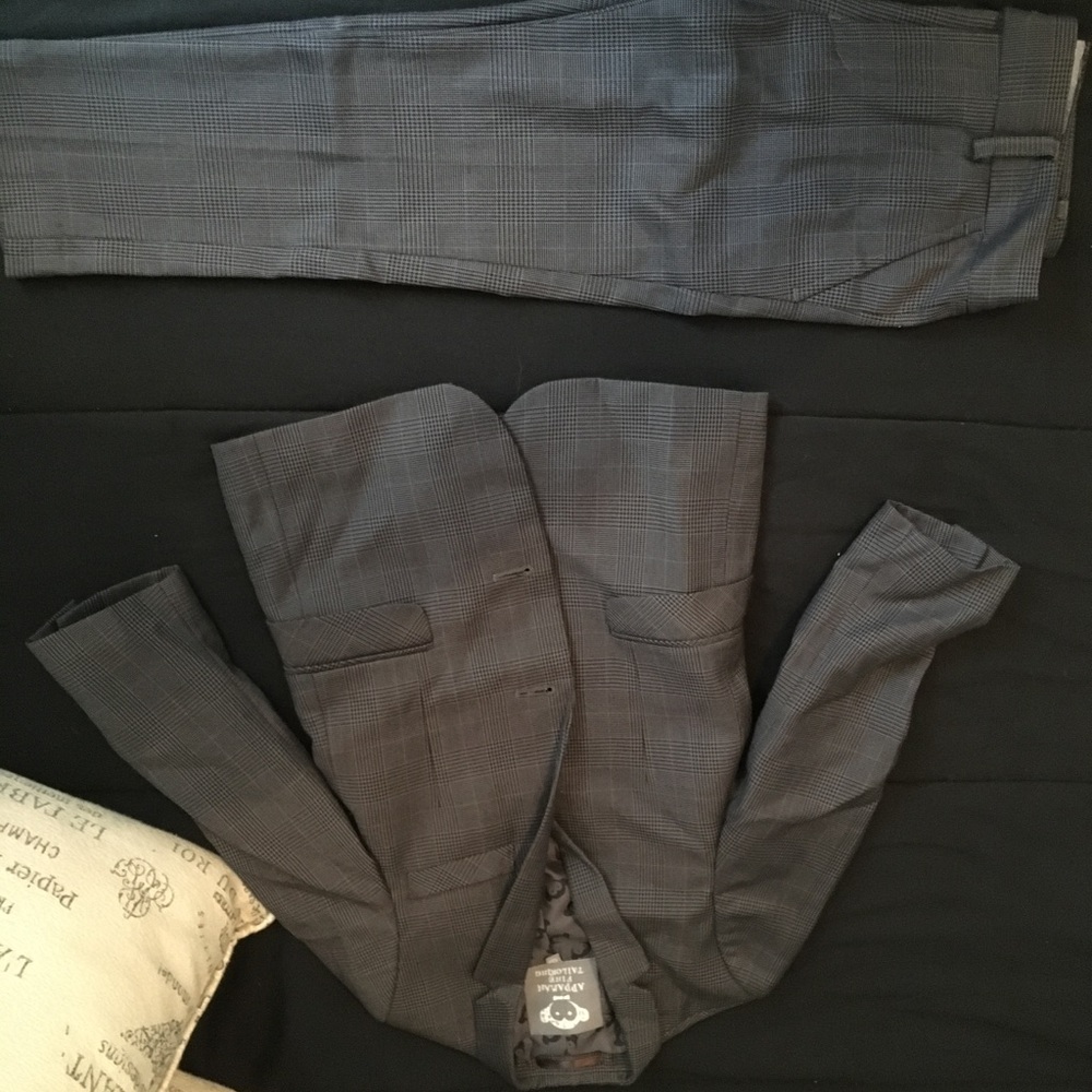 Boys size 5 slim. Fit appaman mod suit tailored