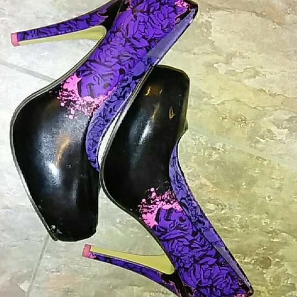 Iron Fist gorgeous heels - Picture 2 of 4