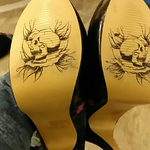 Iron Fist gorgeous heels - Picture 3 of 4