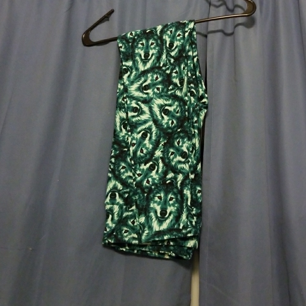 Lula Roe TC Wolf Leggins. Never Worn