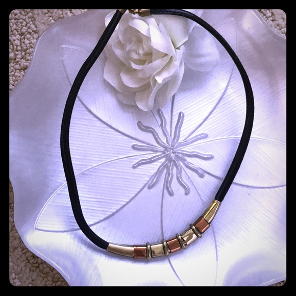 Accessories - Necklace, black leather