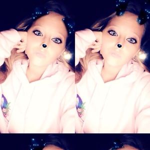 Meet your Posher, Alexis