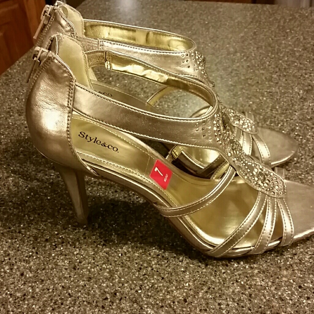 Party heels - Picture 3 of 4